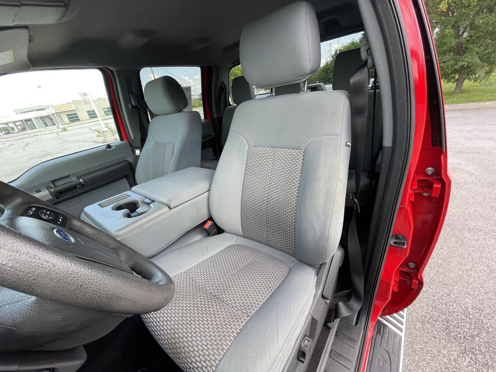 Vehicle photo 18
