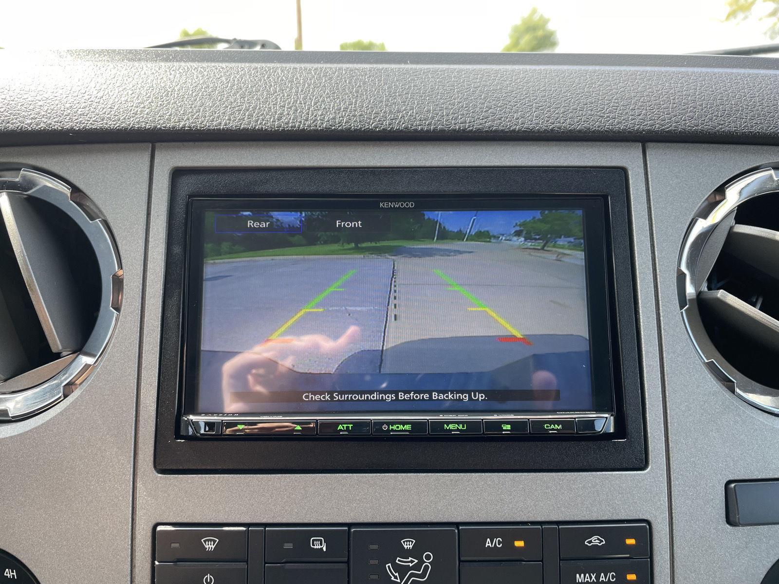 Vehicle photo 23