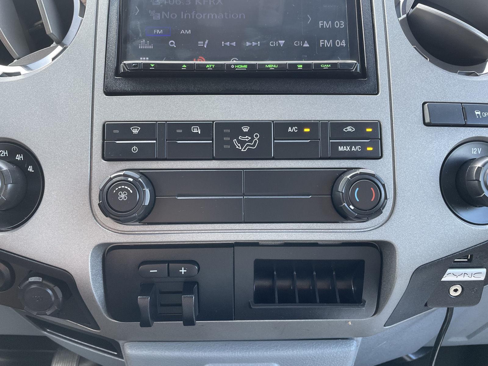 Vehicle photo 25