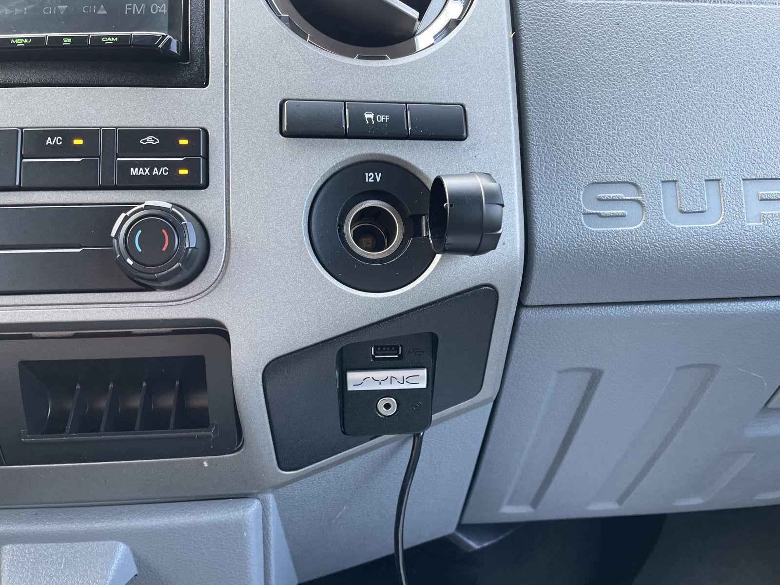 Vehicle photo 28