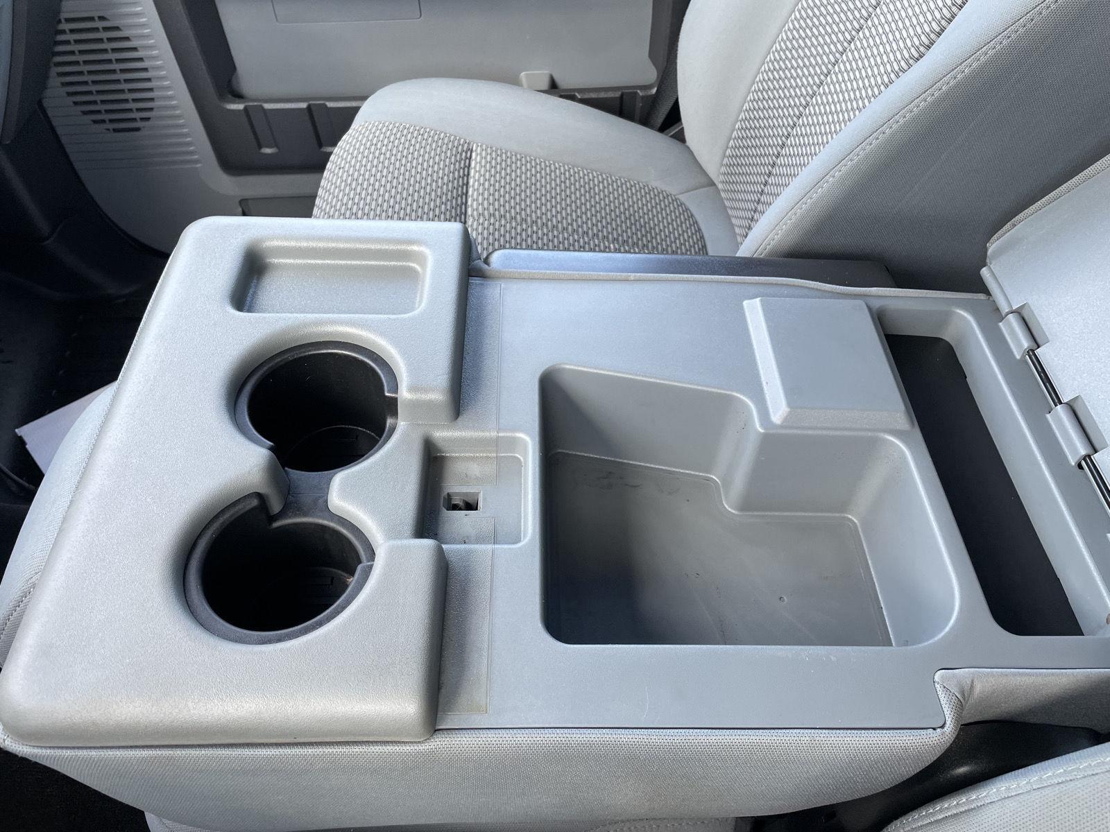 Vehicle photo 31