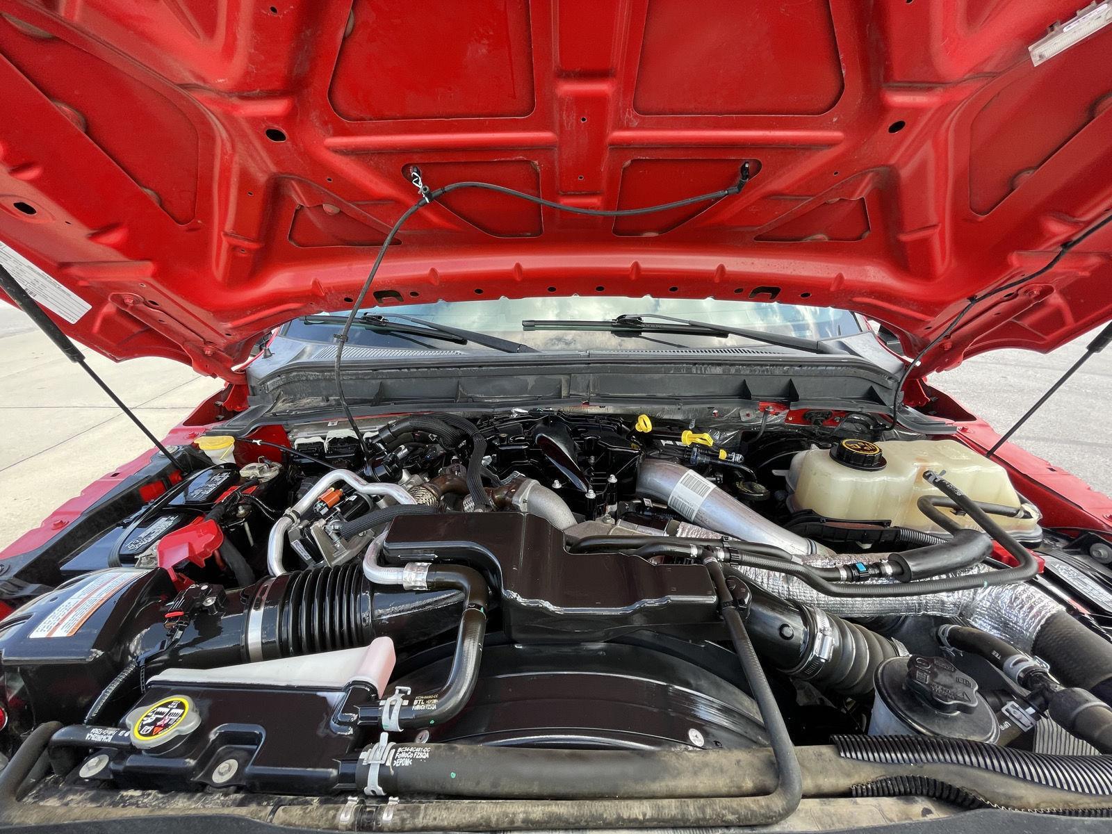 Vehicle photo 33
