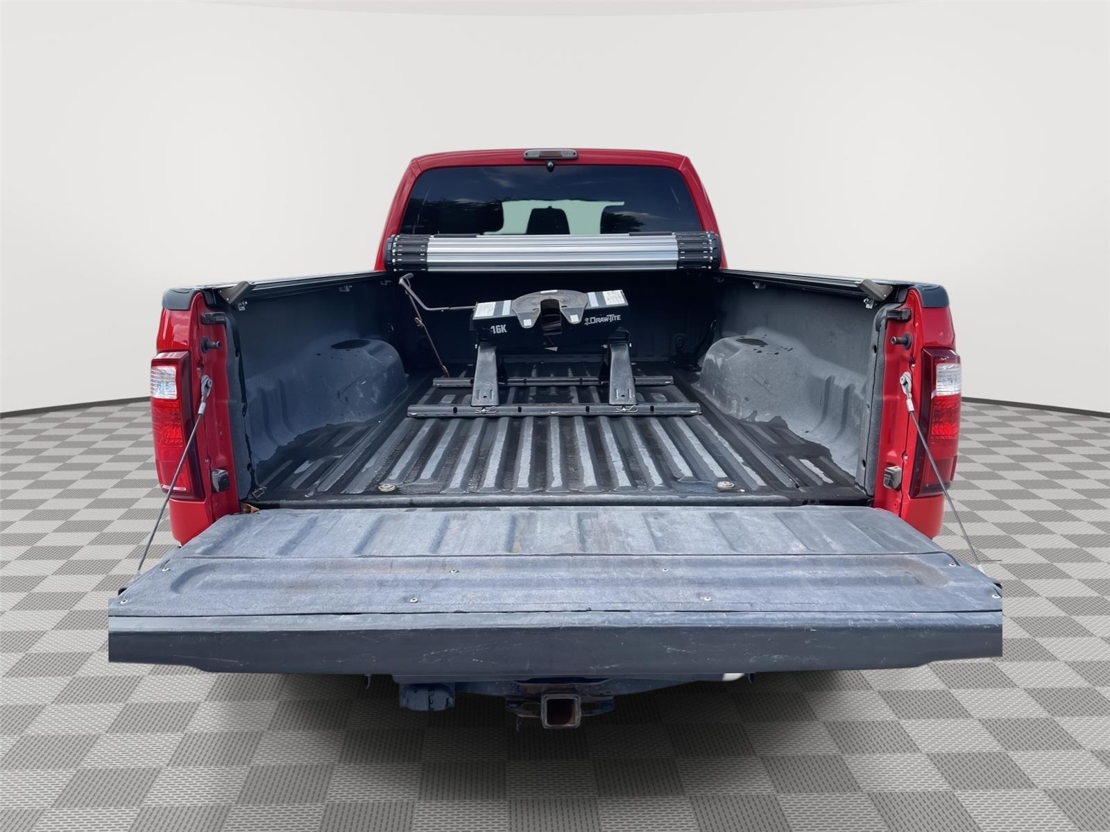 Vehicle photo 34