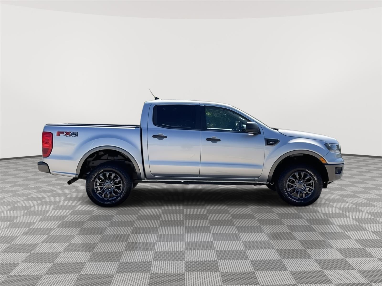 Vehicle photo 6