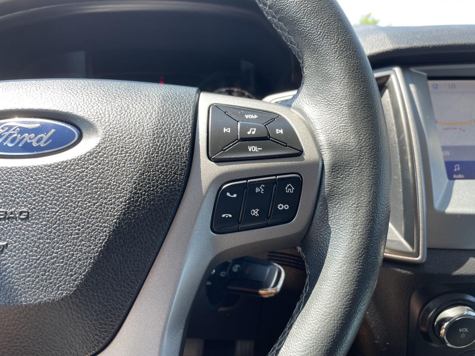 Vehicle photo 14