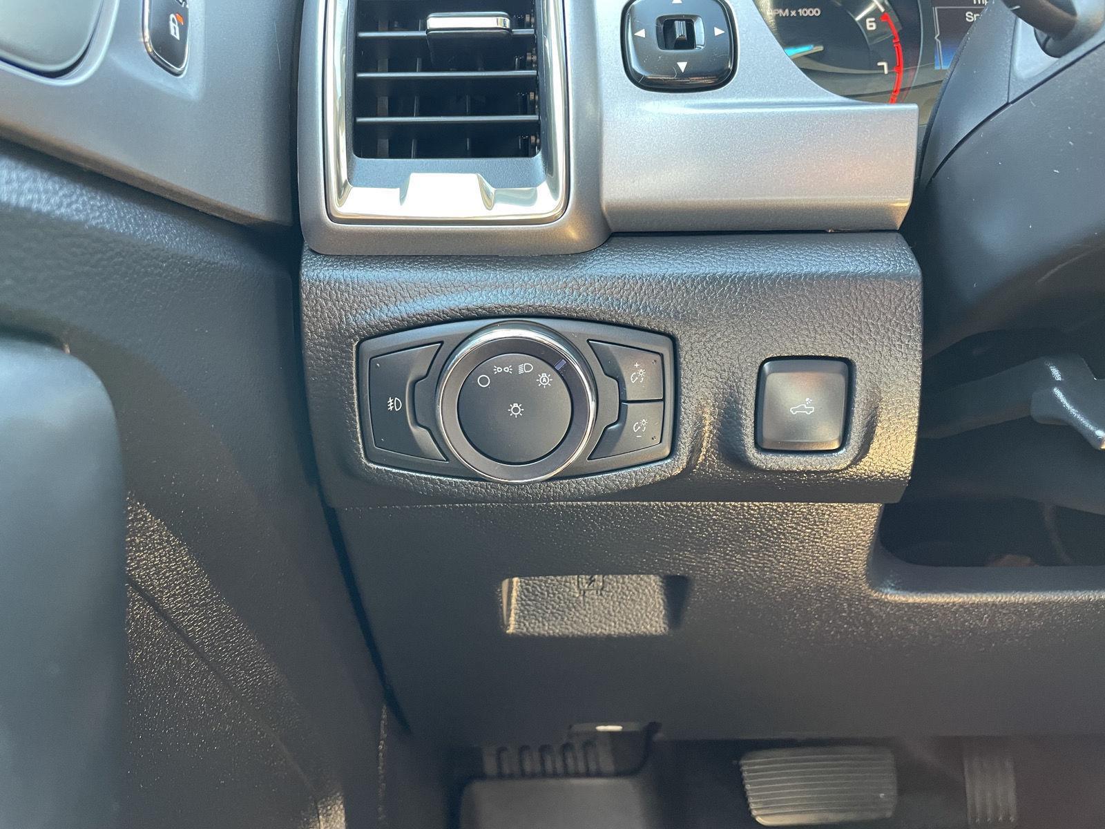 Vehicle photo 16