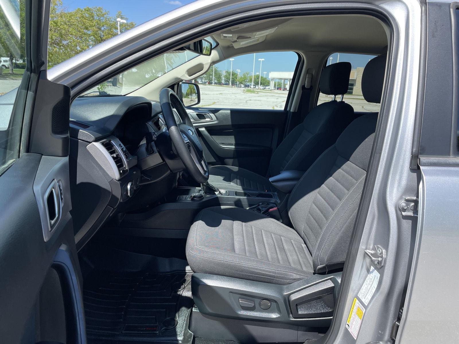 Vehicle photo 17