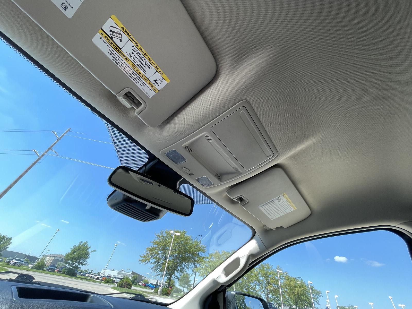 Vehicle photo 22