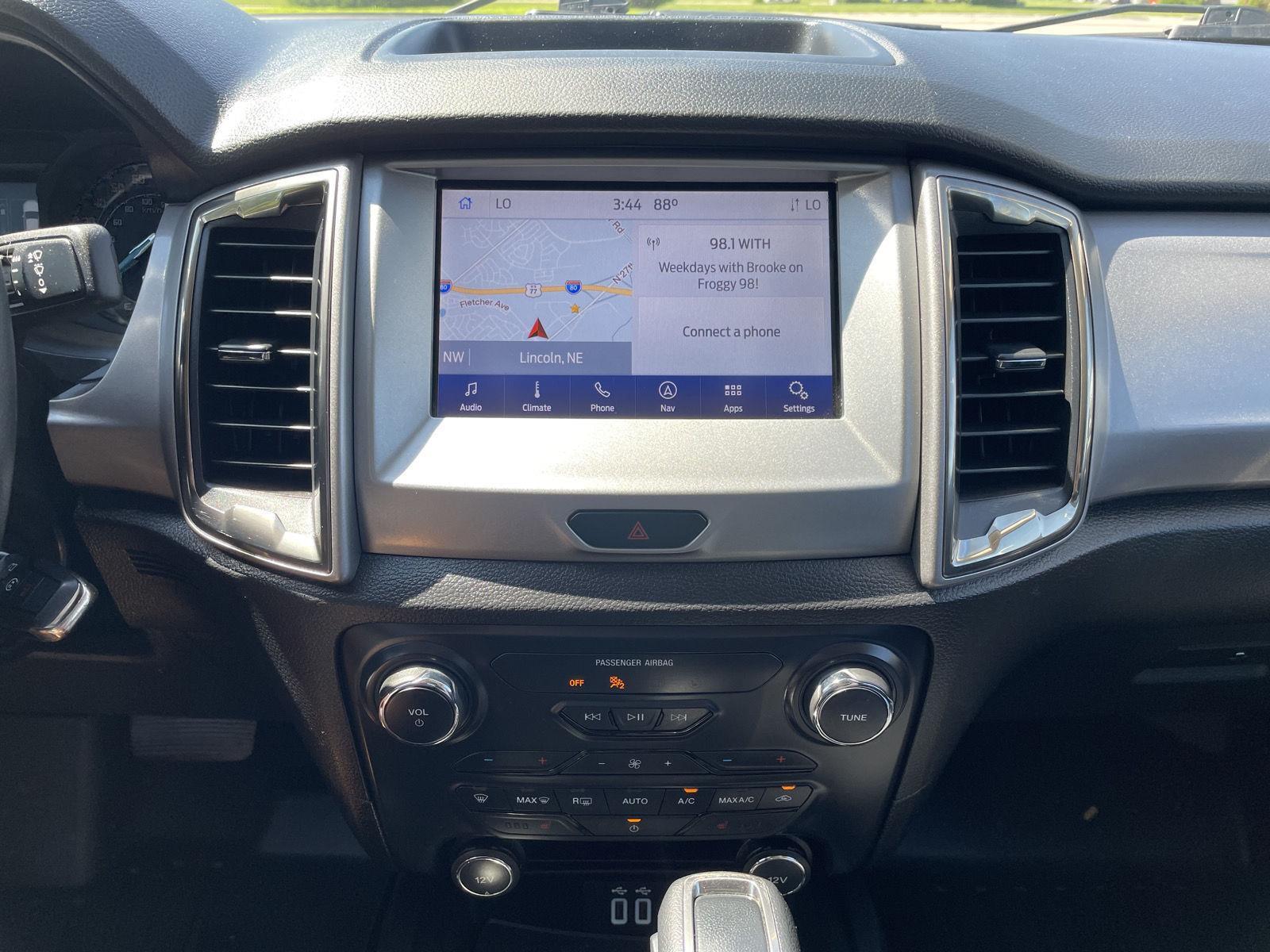 Vehicle photo 23