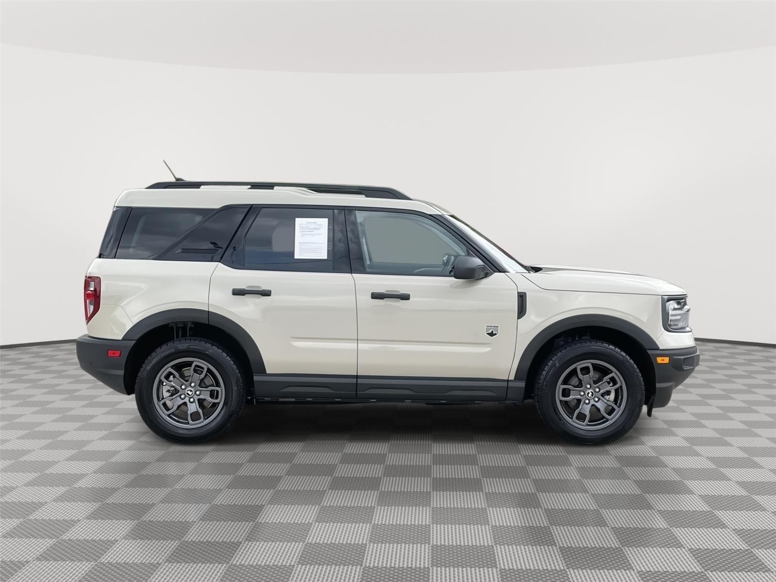 Vehicle photo 6