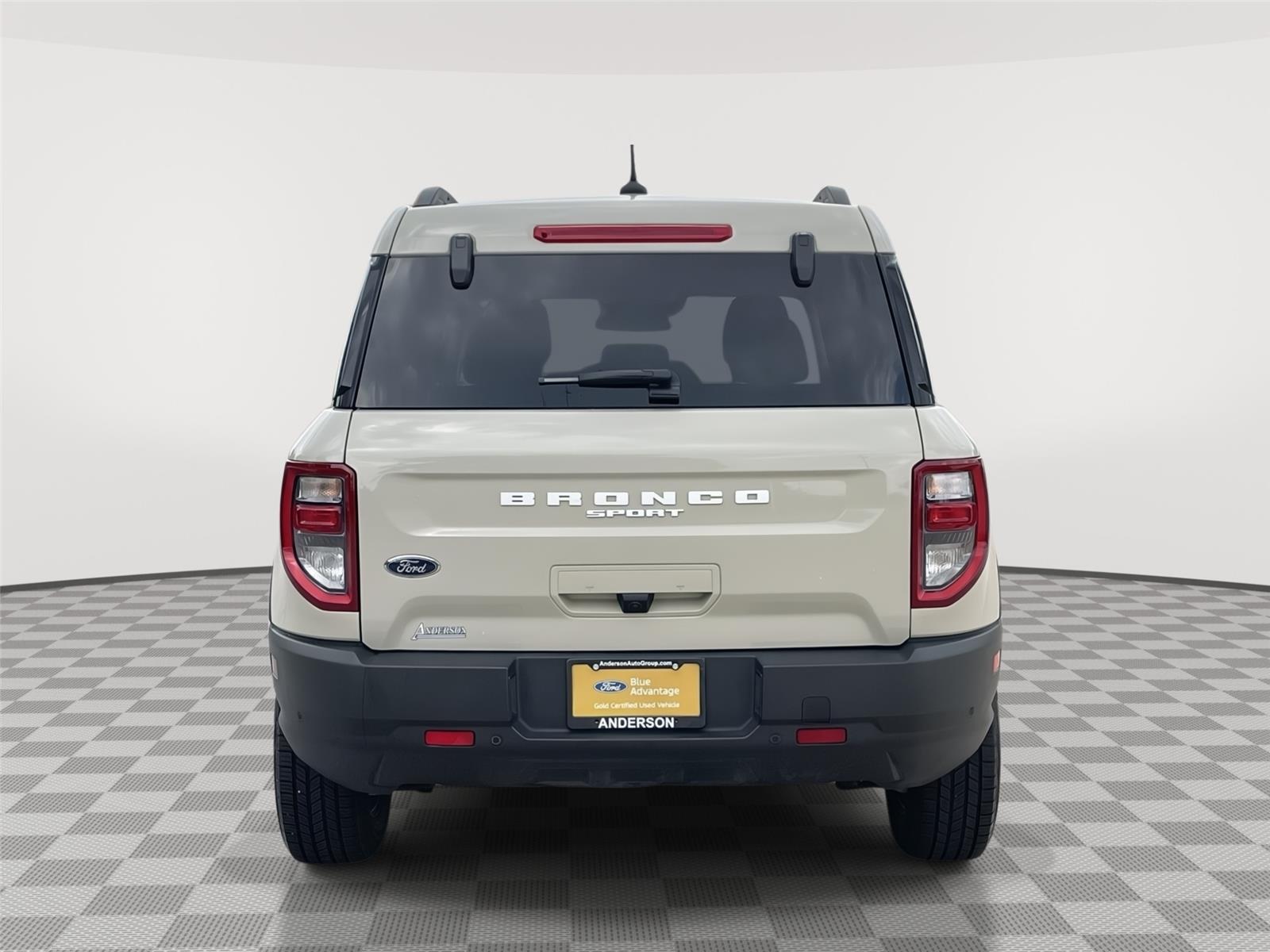 Vehicle photo 8