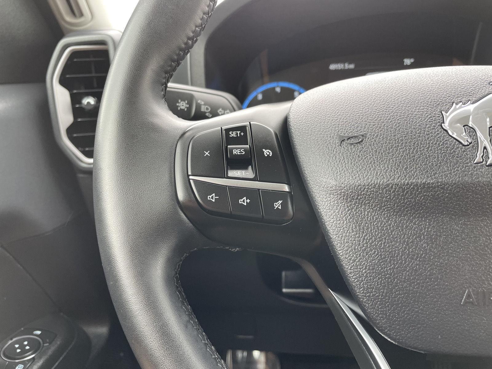 Vehicle photo 13