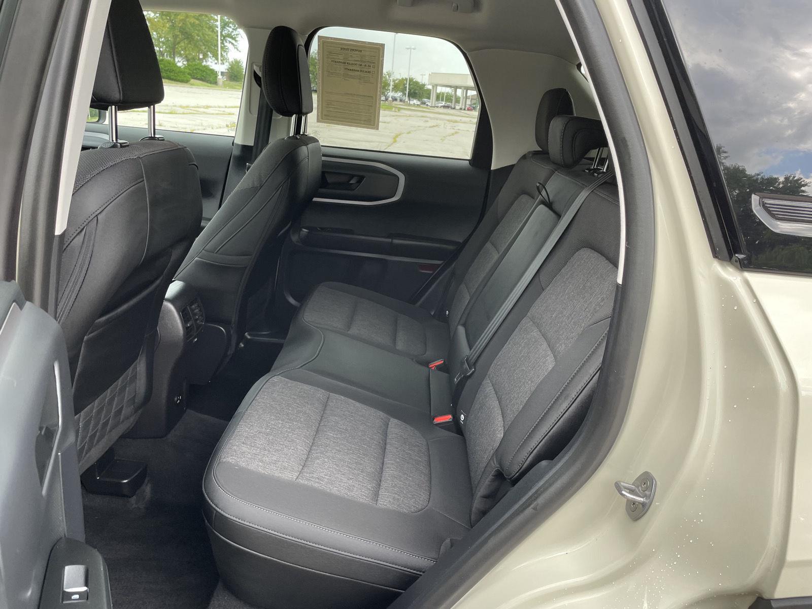 Vehicle photo 20