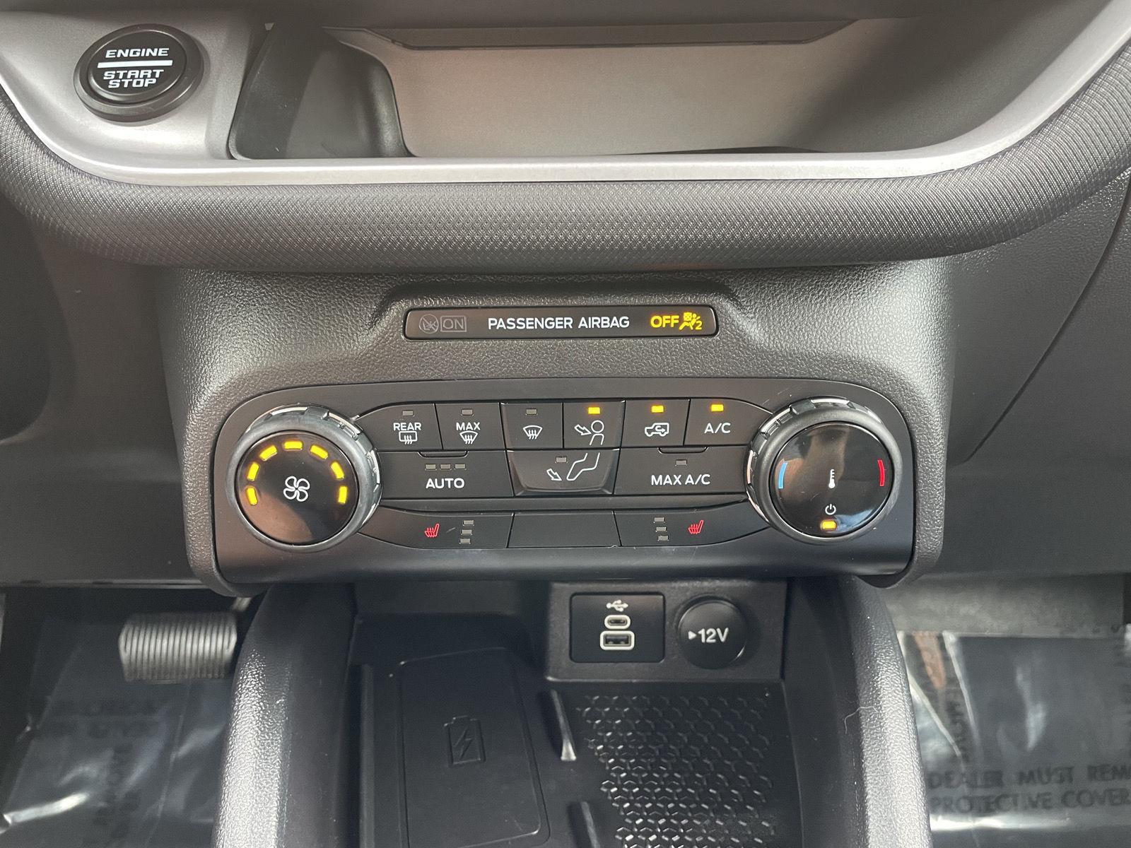 Vehicle photo 26