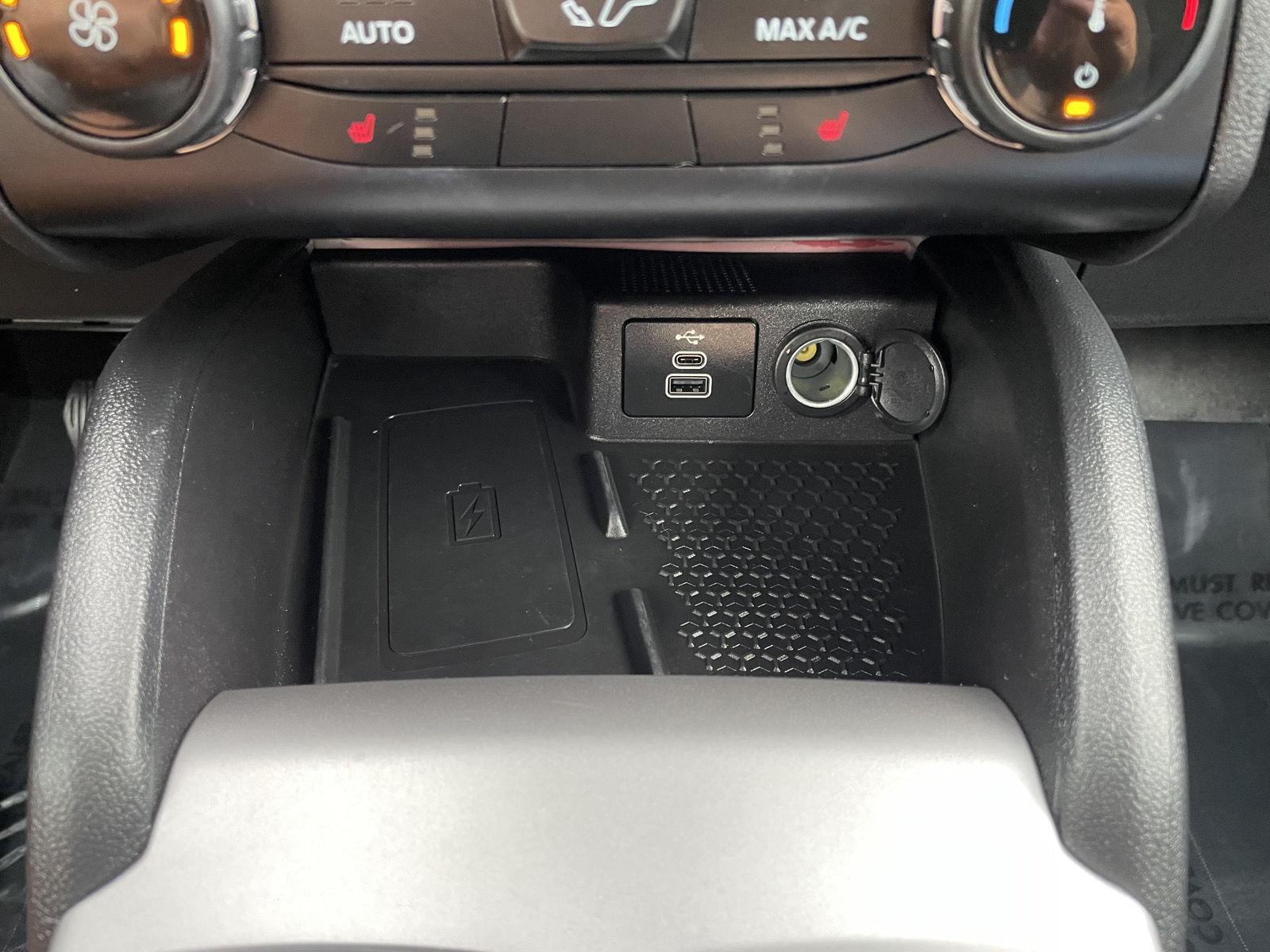 Vehicle photo 28