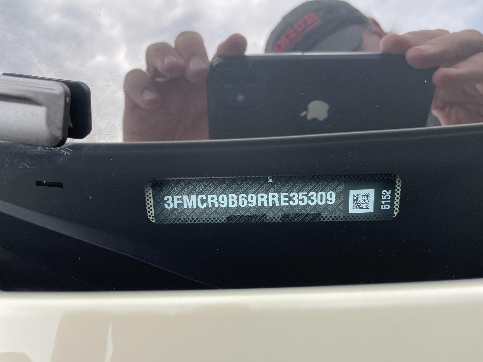 Vehicle photo 33