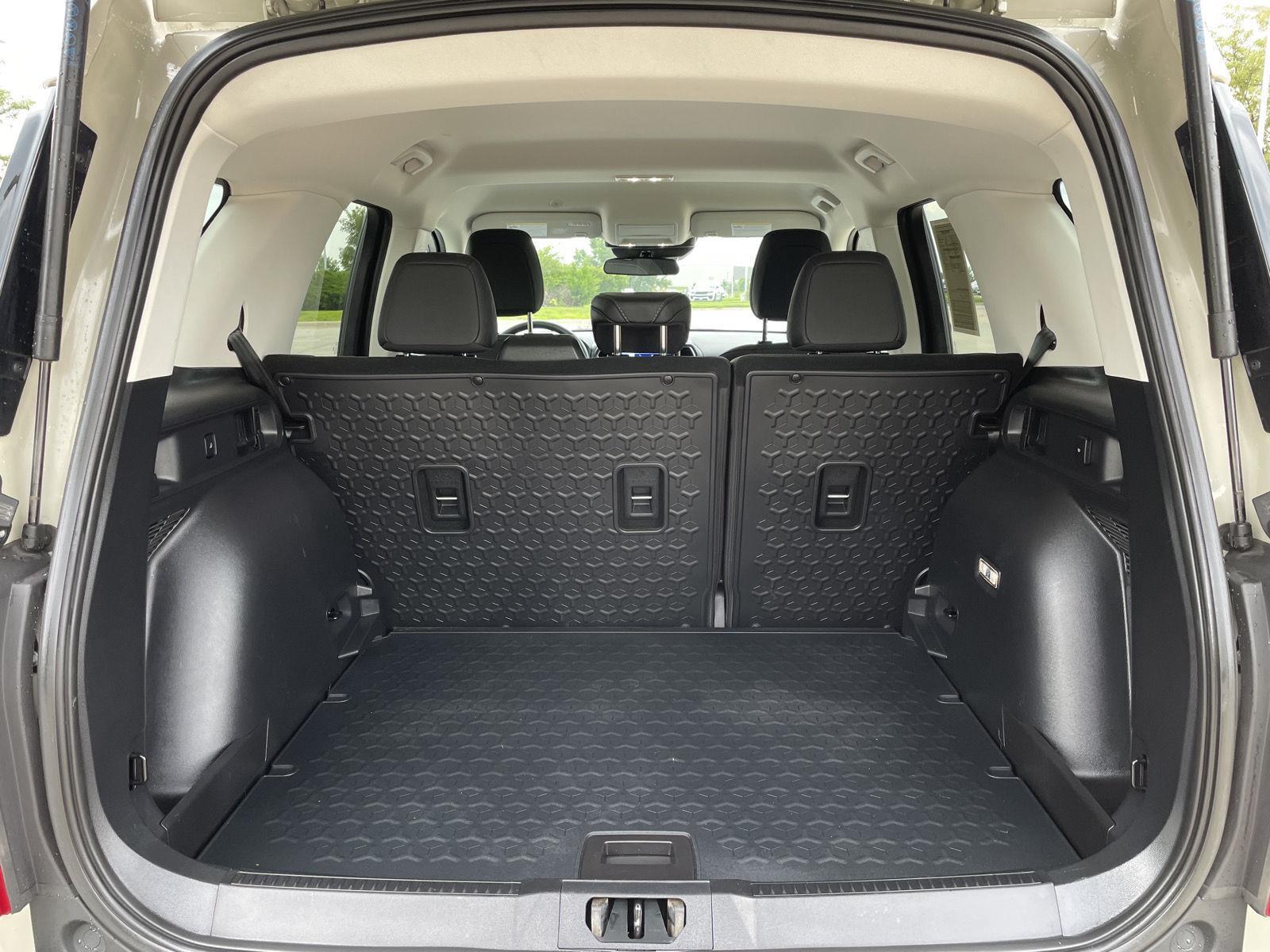 Vehicle photo 35