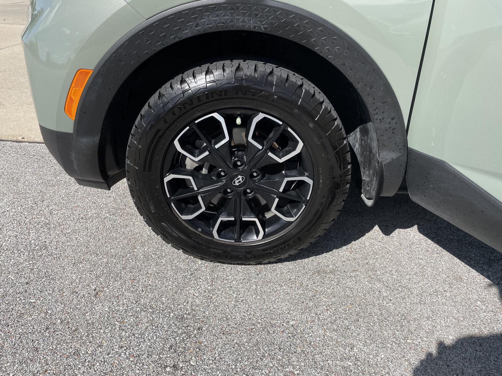 Vehicle photo 10