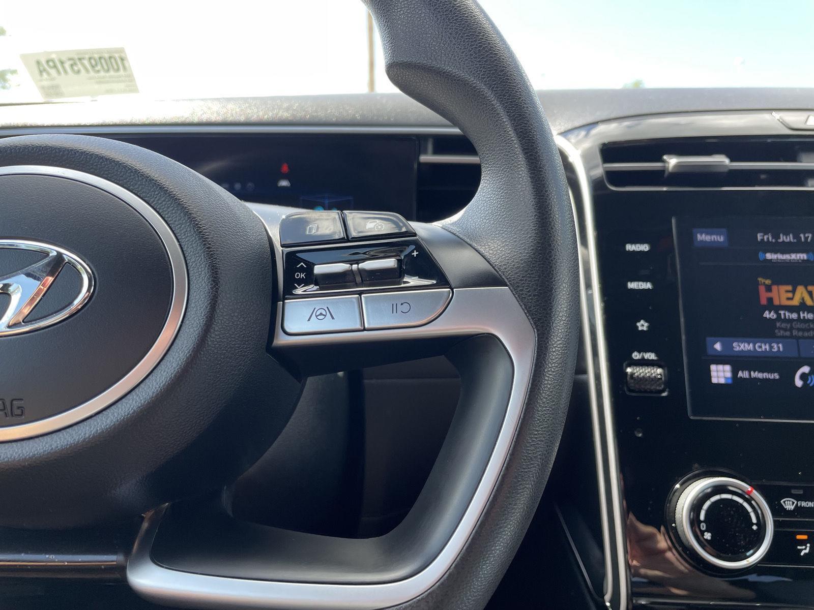 Vehicle photo 14