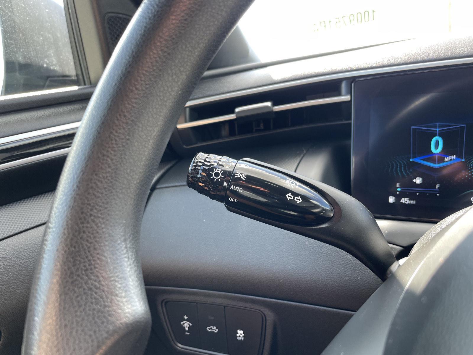 Vehicle photo 16