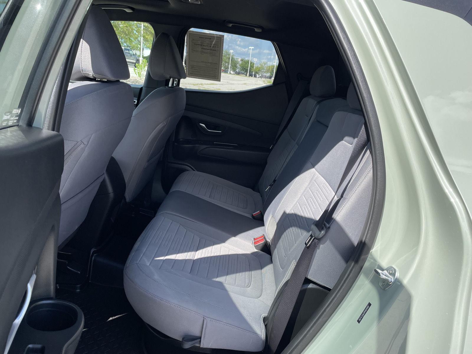 Vehicle photo 20