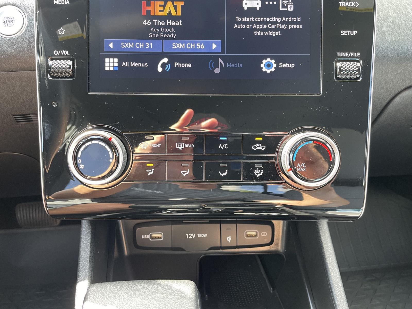 Vehicle photo 25