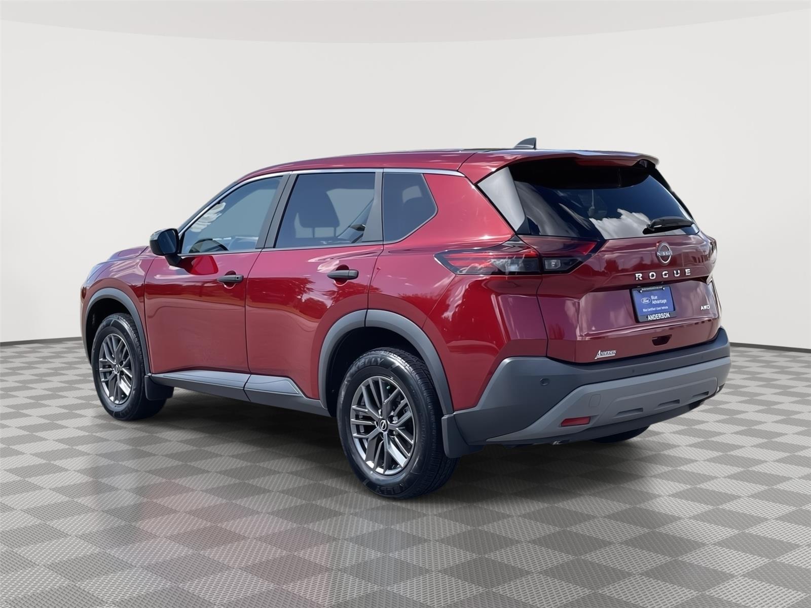 Vehicle photo 9