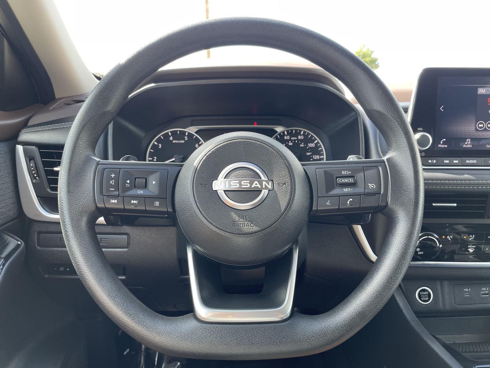 Vehicle photo 12