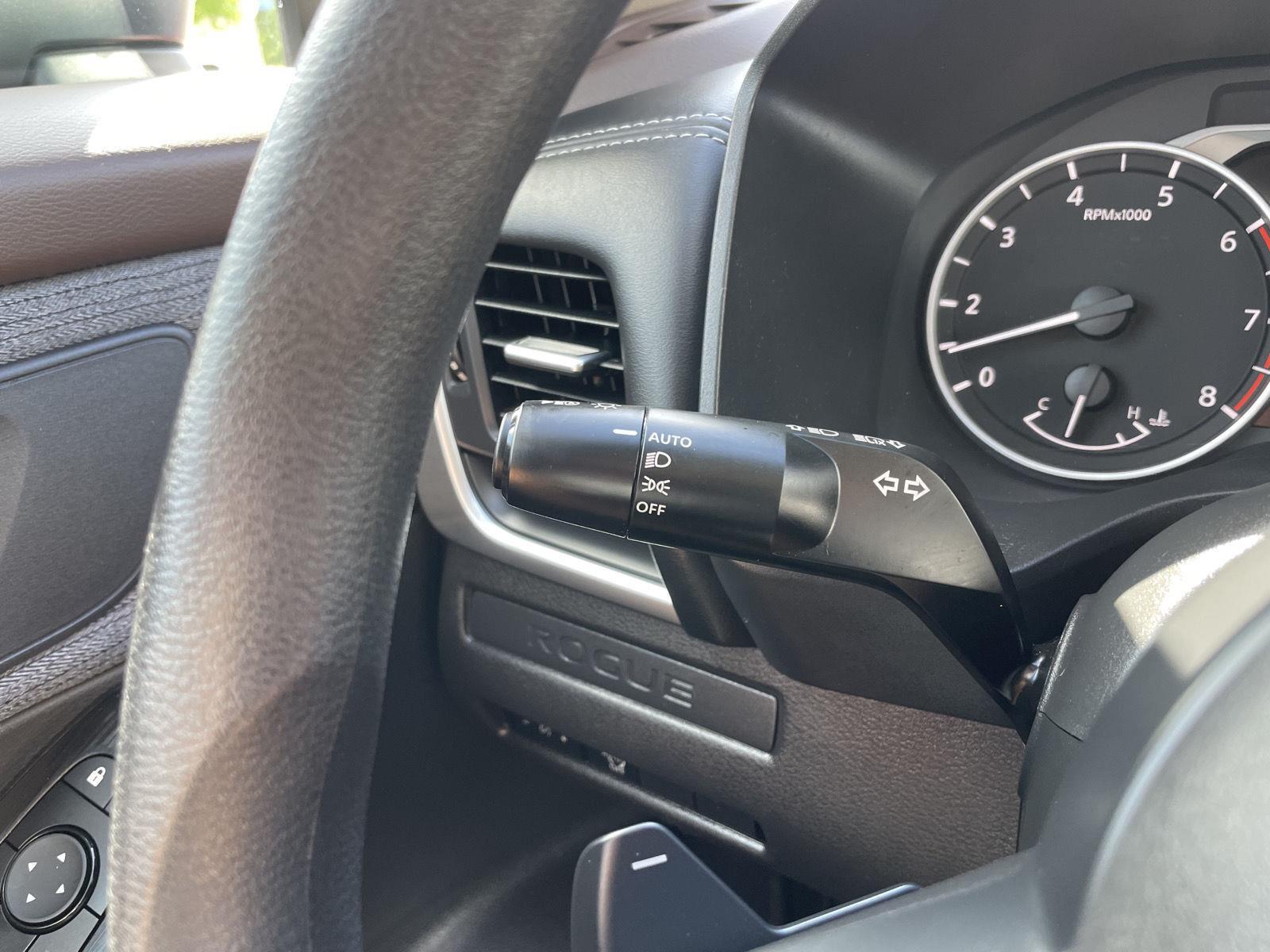 Vehicle photo 16