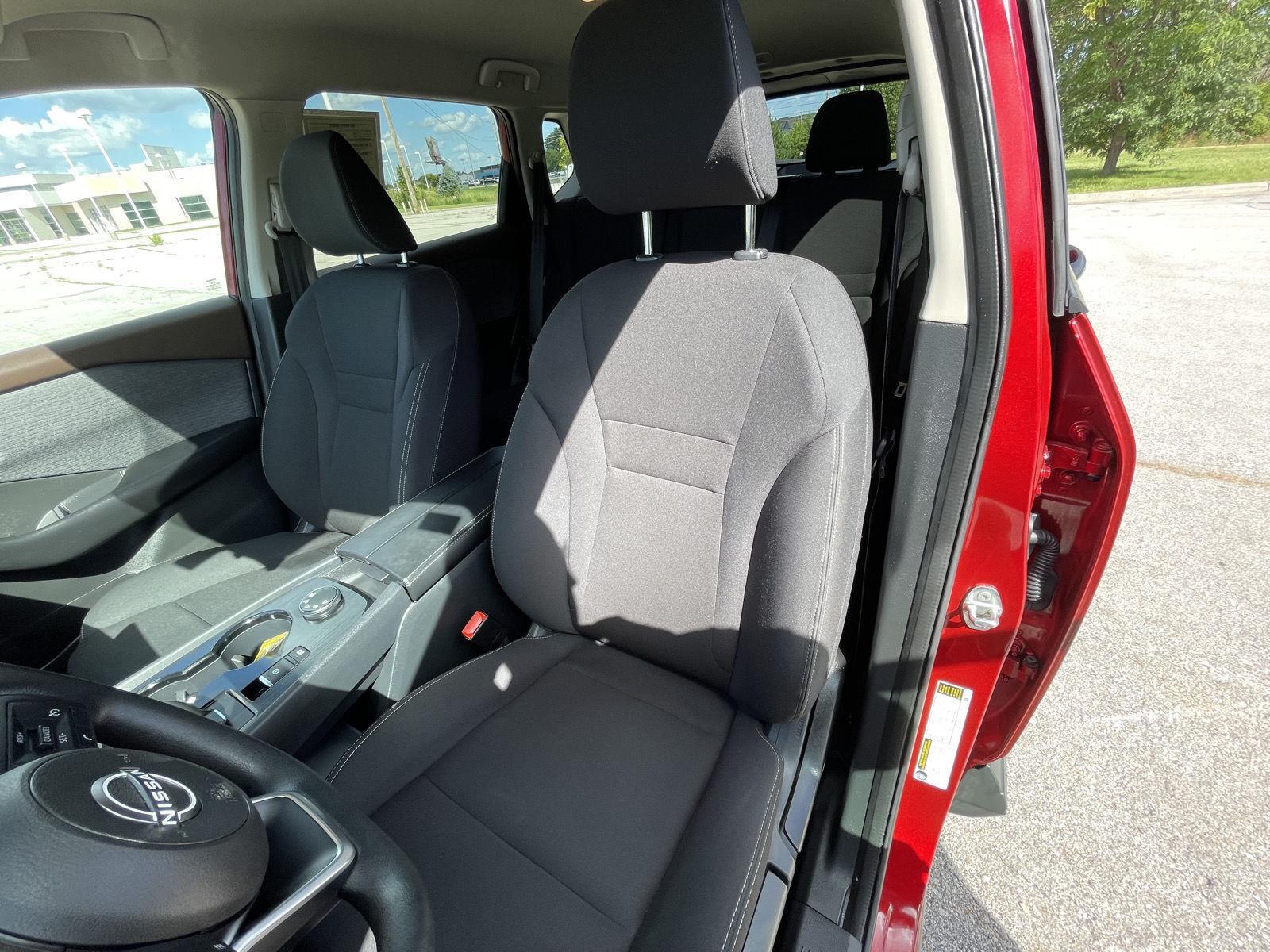 Vehicle photo 18