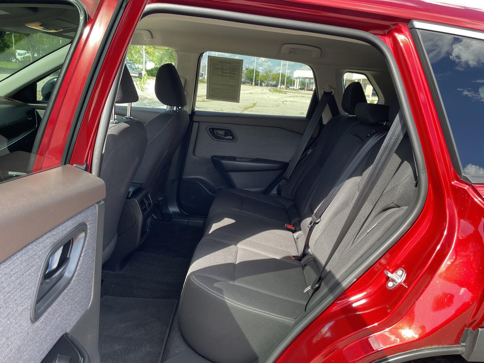 Vehicle photo 20
