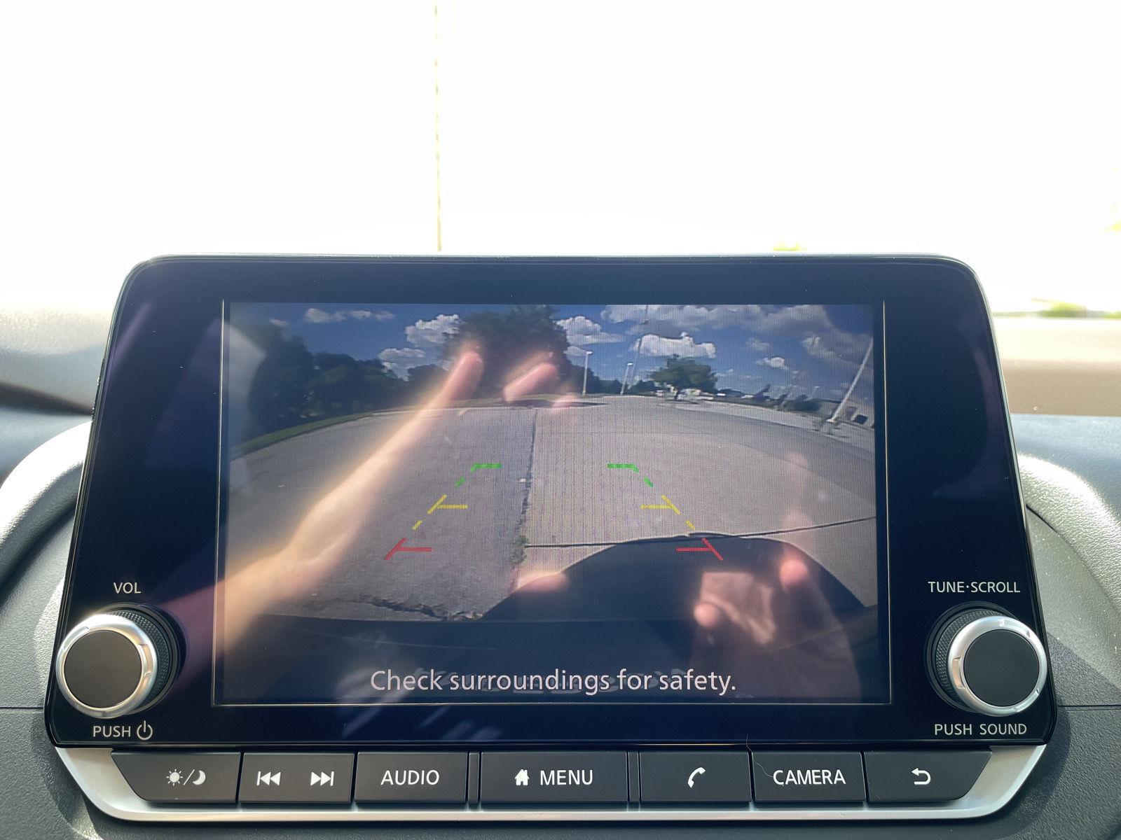 Vehicle photo 23