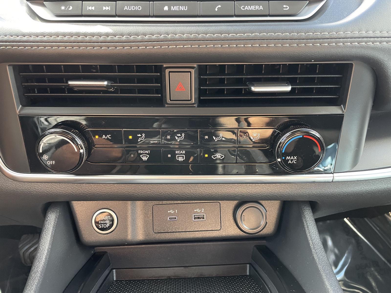 Vehicle photo 26