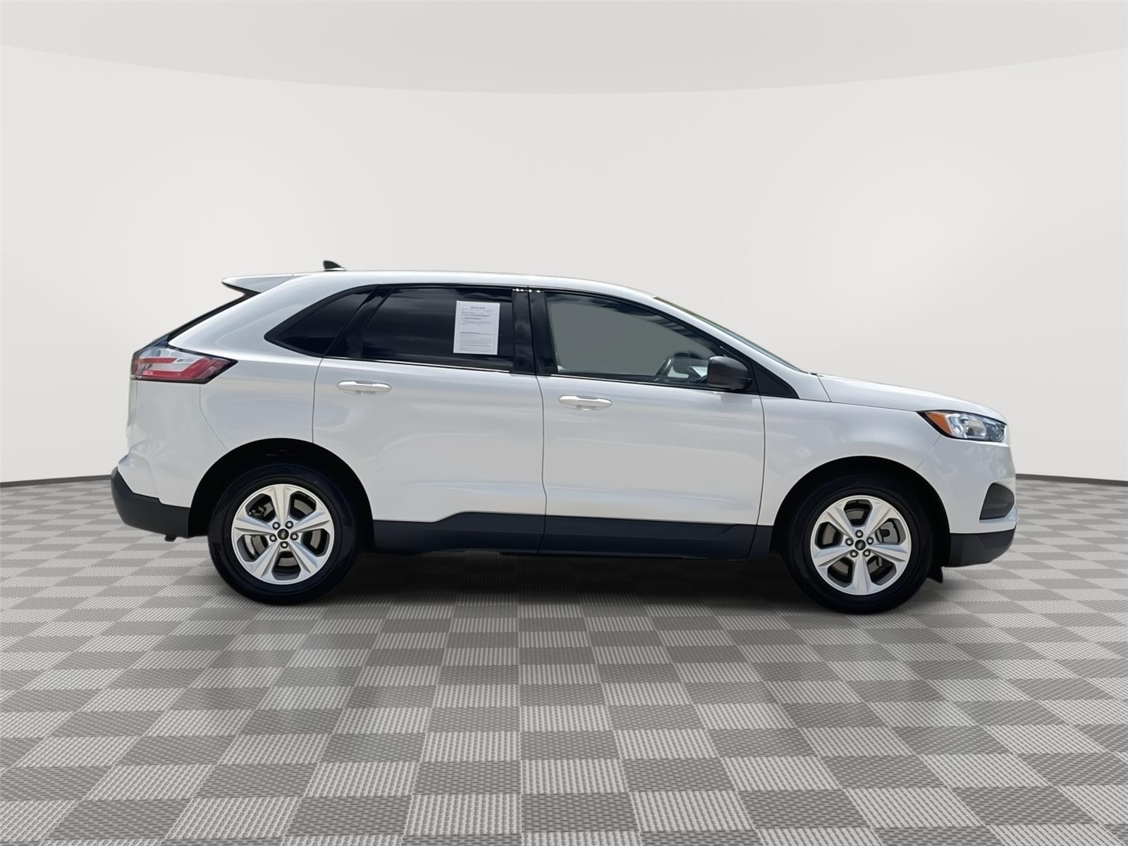 Vehicle photo 6
