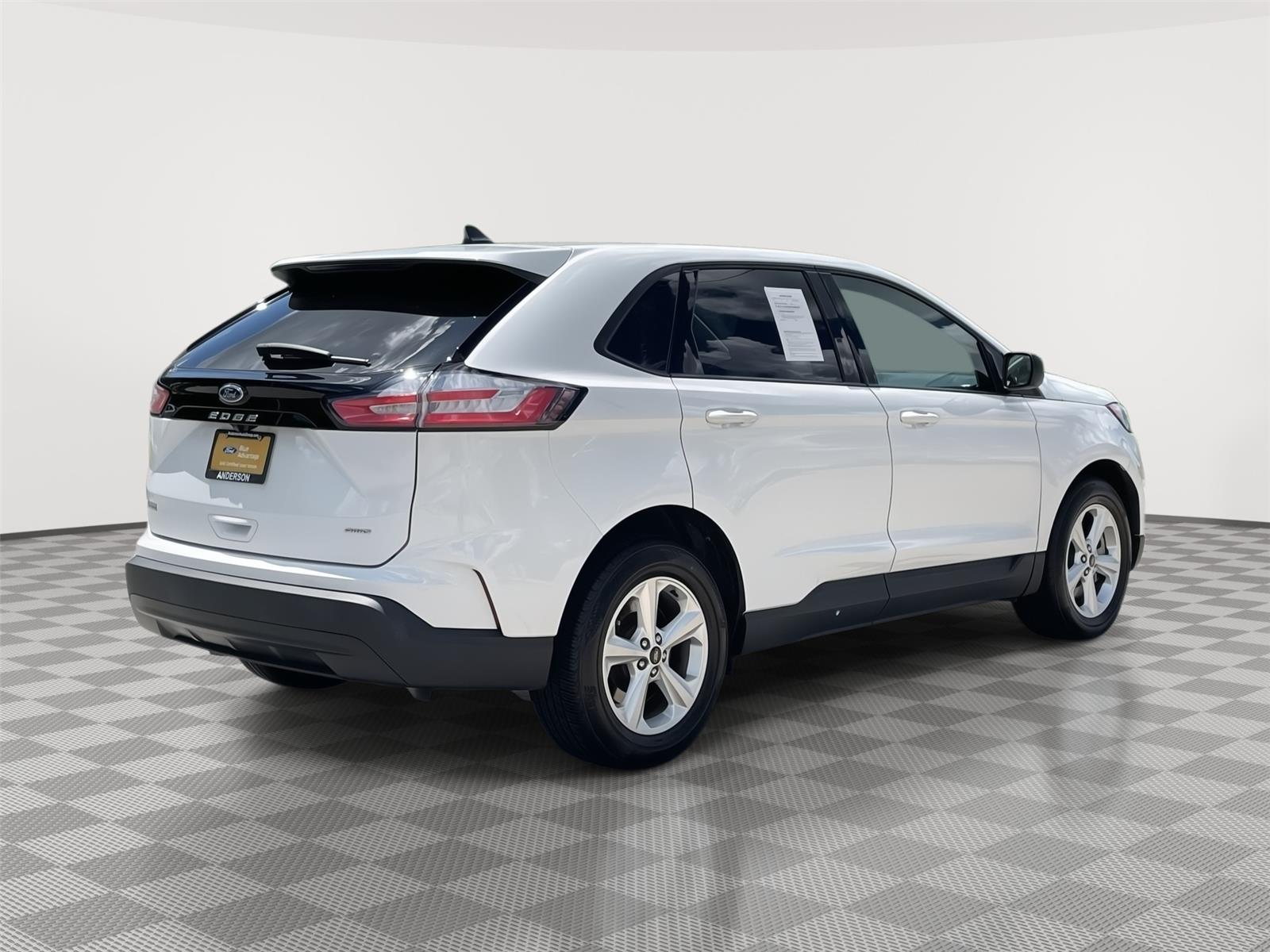 Vehicle photo 7