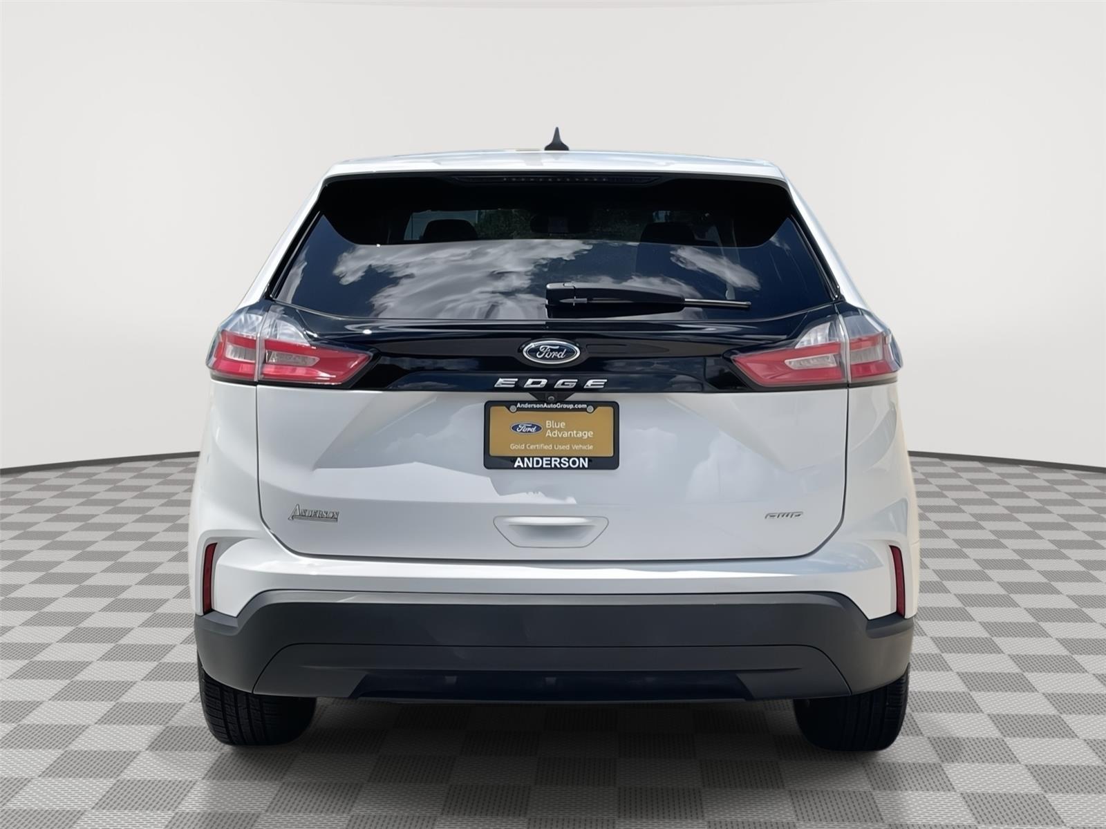 Vehicle photo 8
