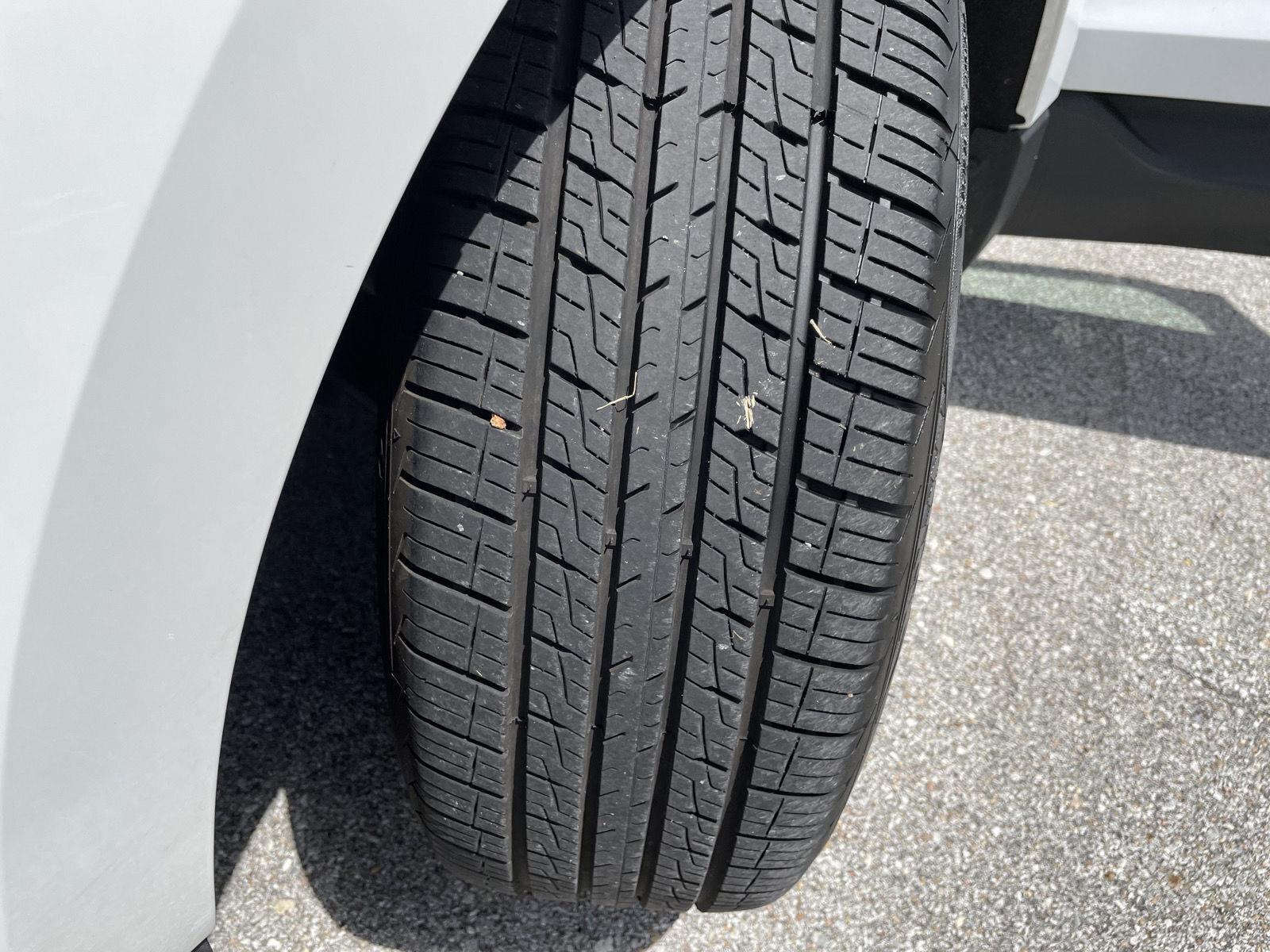 Vehicle photo 11
