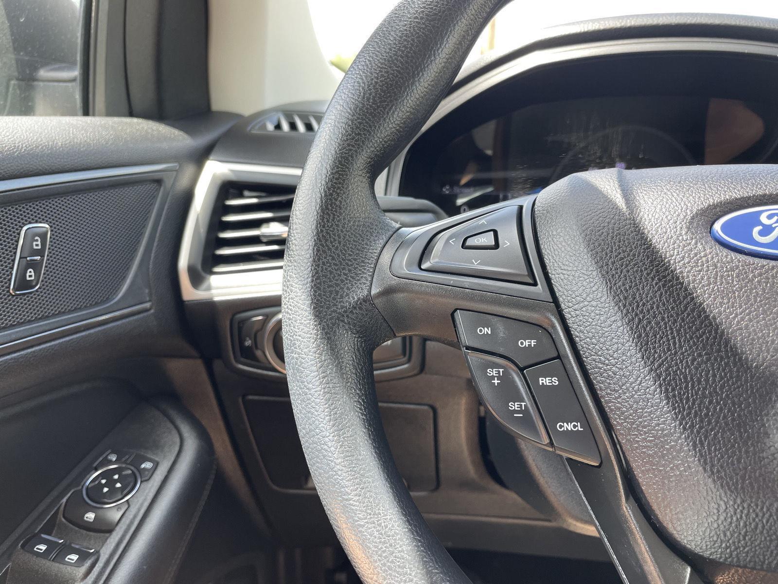 Vehicle photo 13