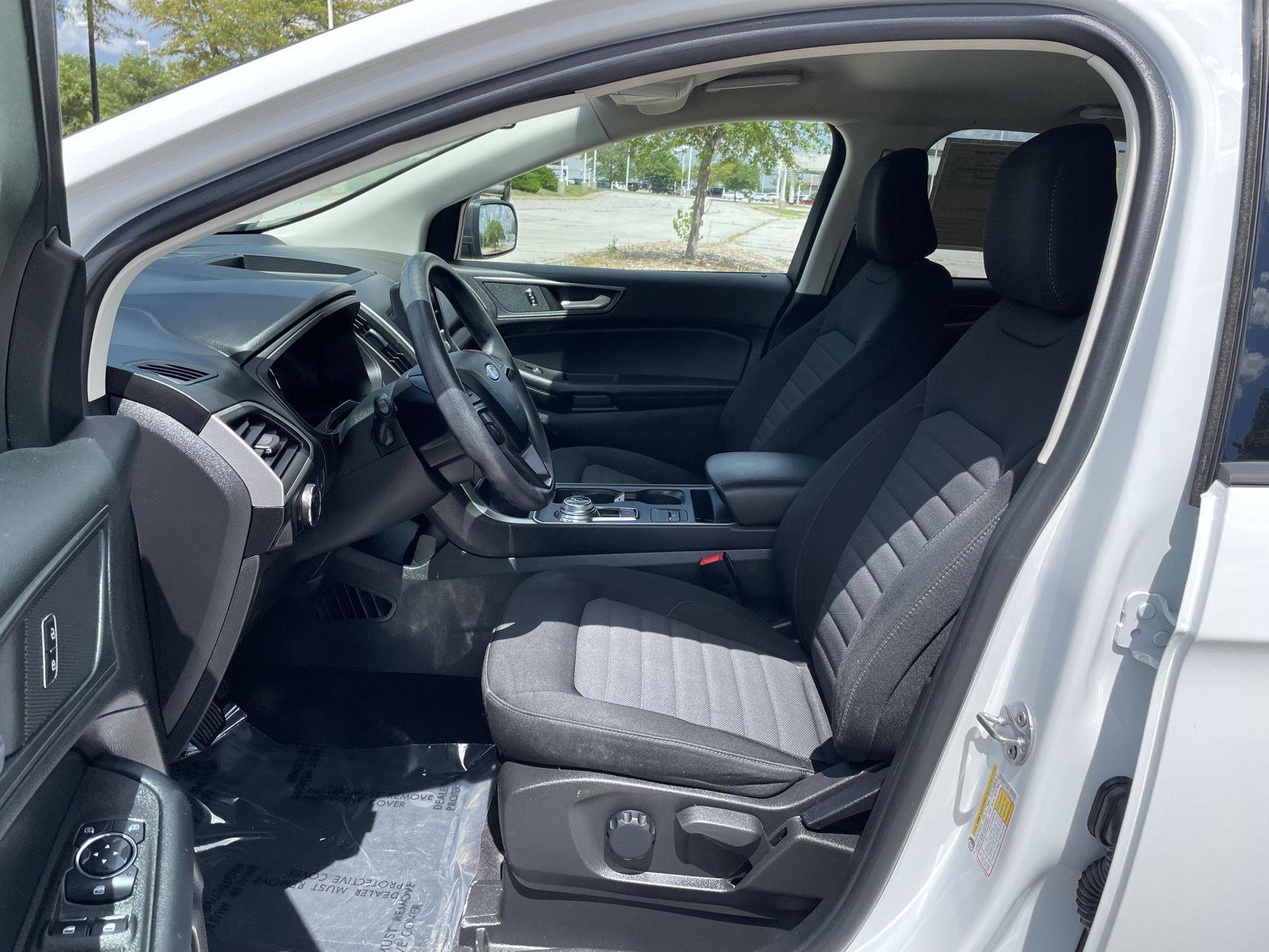 Vehicle photo 17