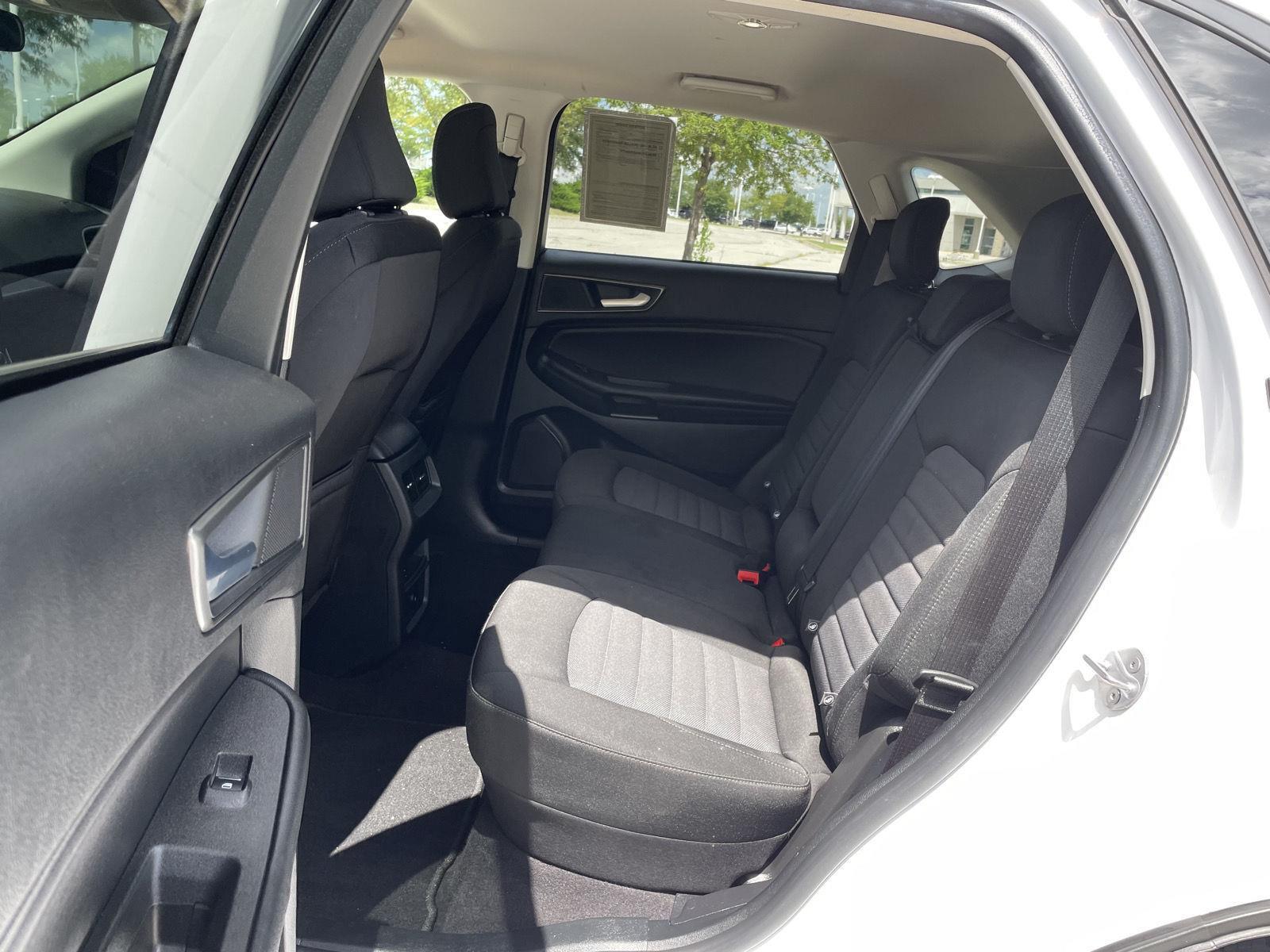 Vehicle photo 20