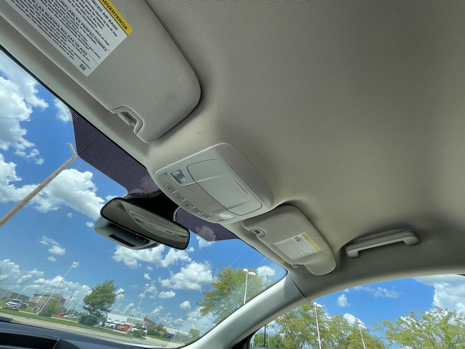 Vehicle photo 21