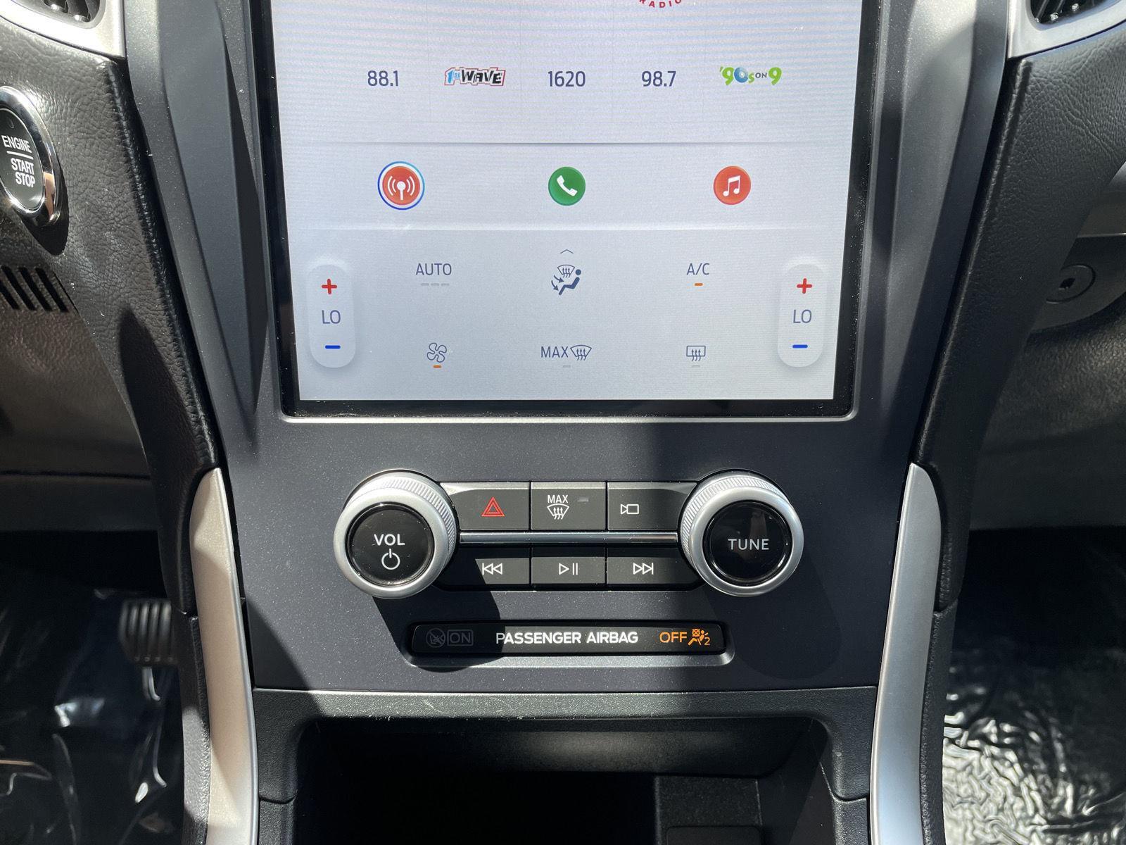 Vehicle photo 25