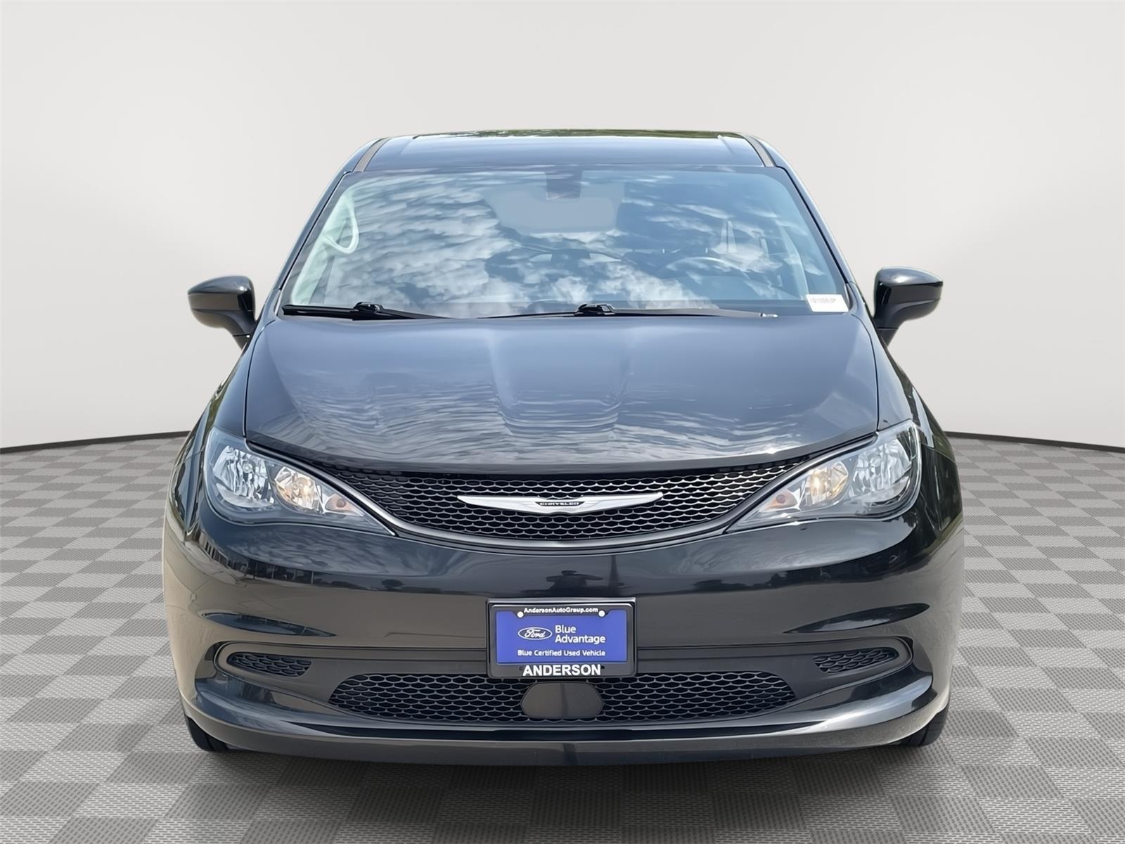 Vehicle photo 4