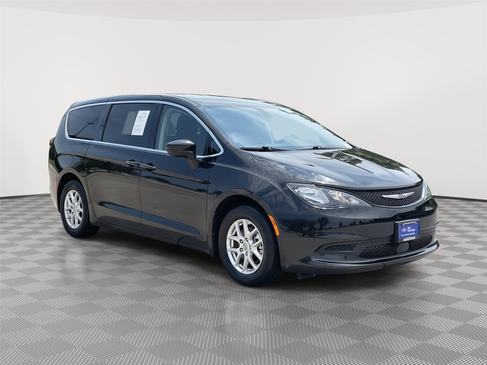Vehicle photo 5