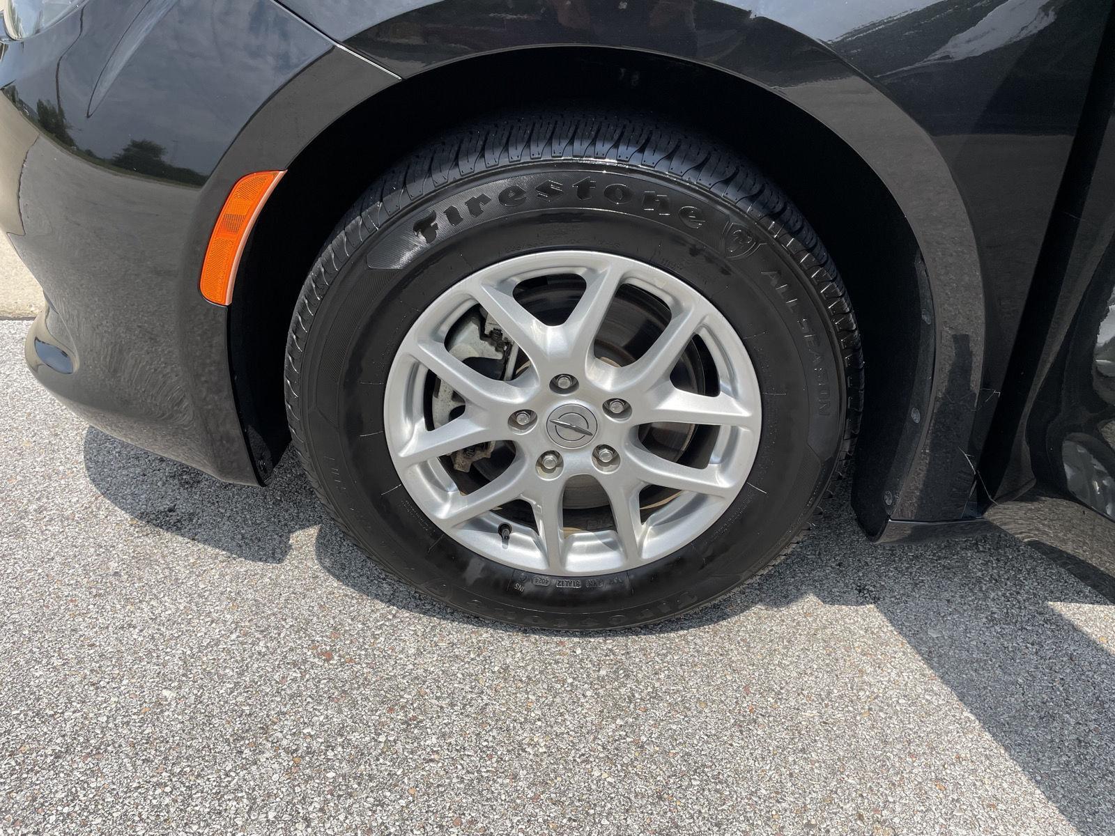 Vehicle photo 10