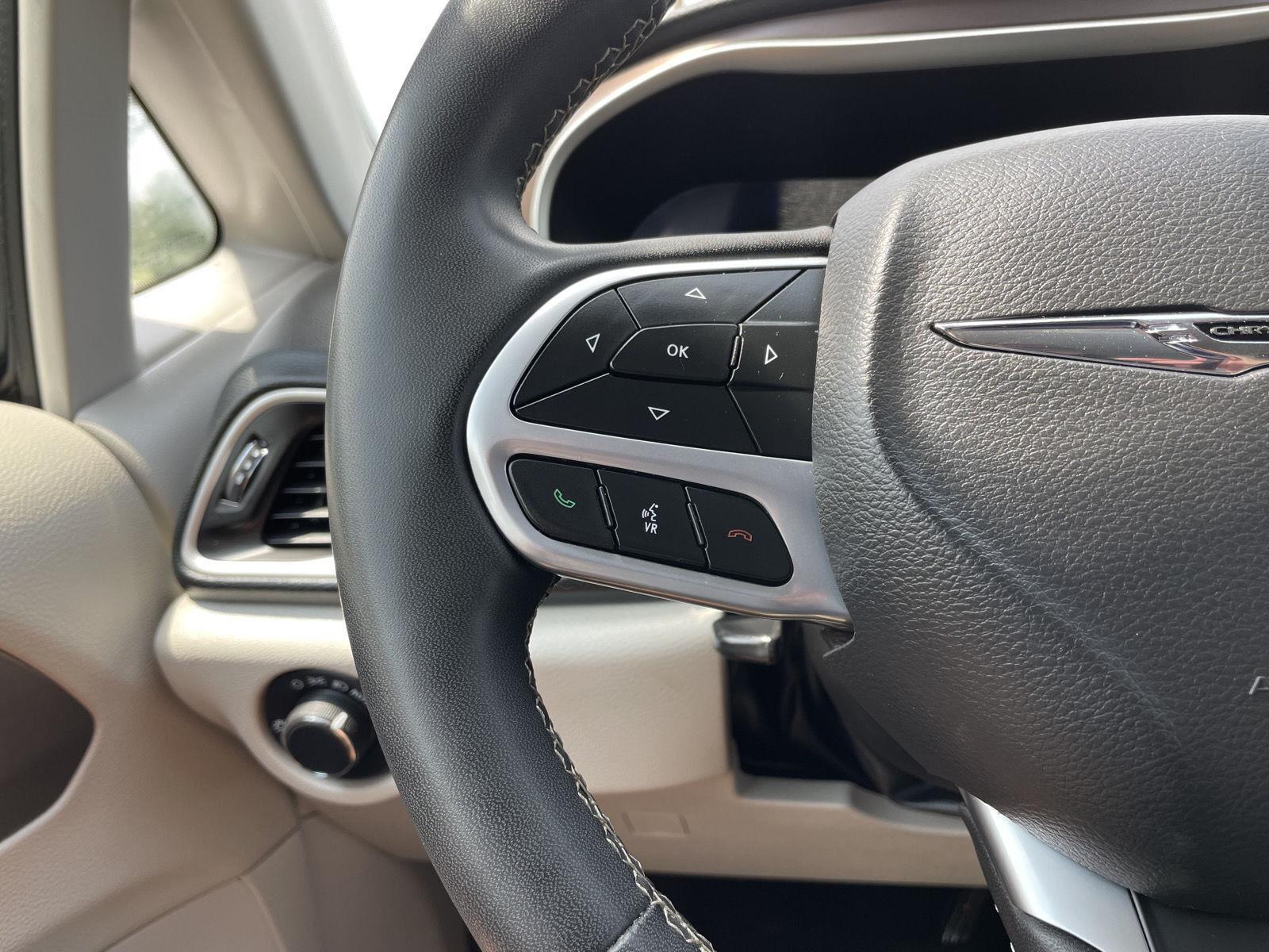 Vehicle photo 13