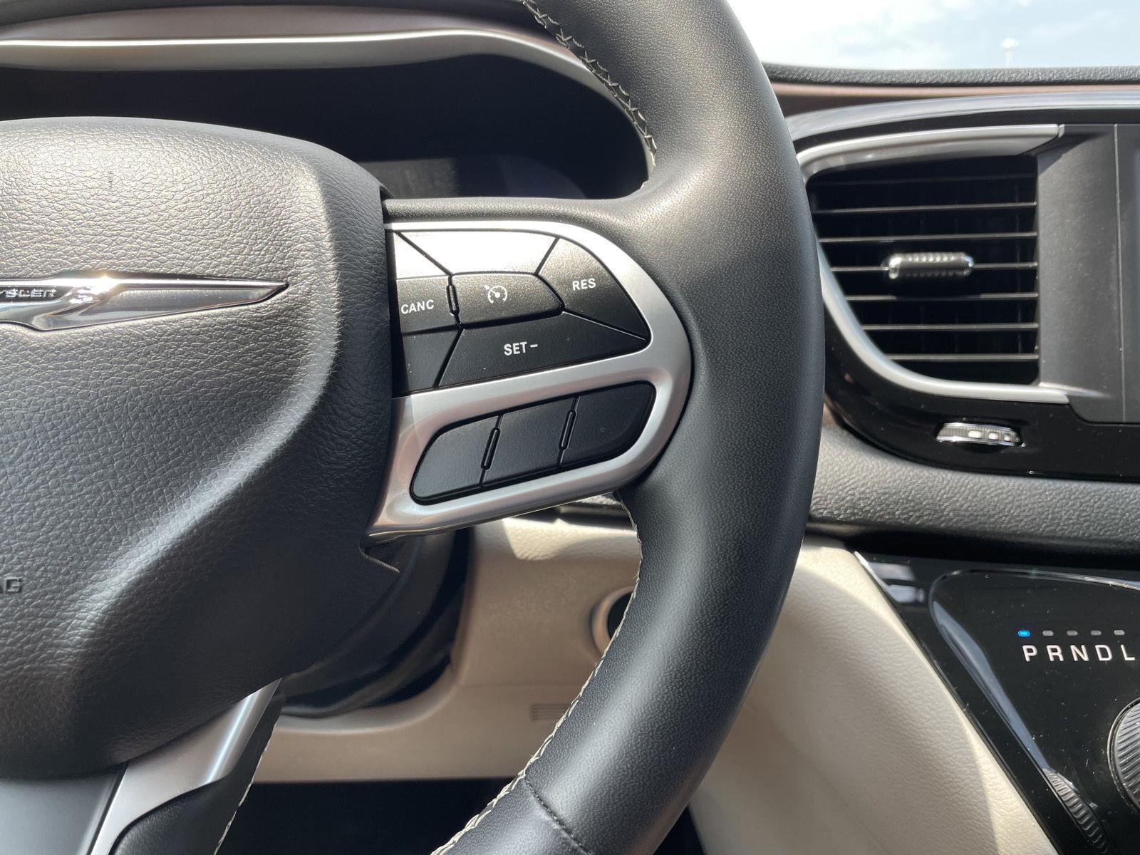 Vehicle photo 14