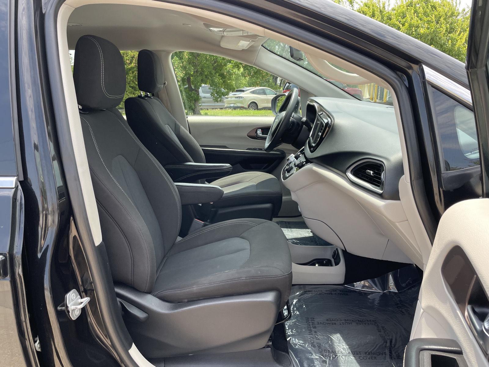 Vehicle photo 19