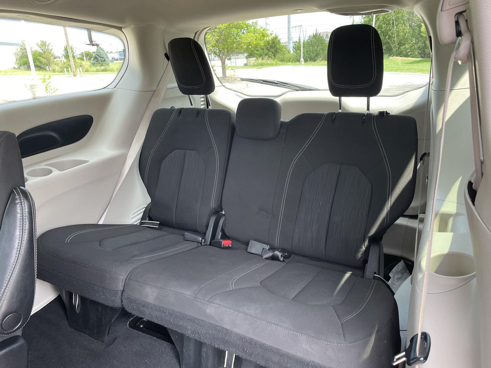 Vehicle photo 21