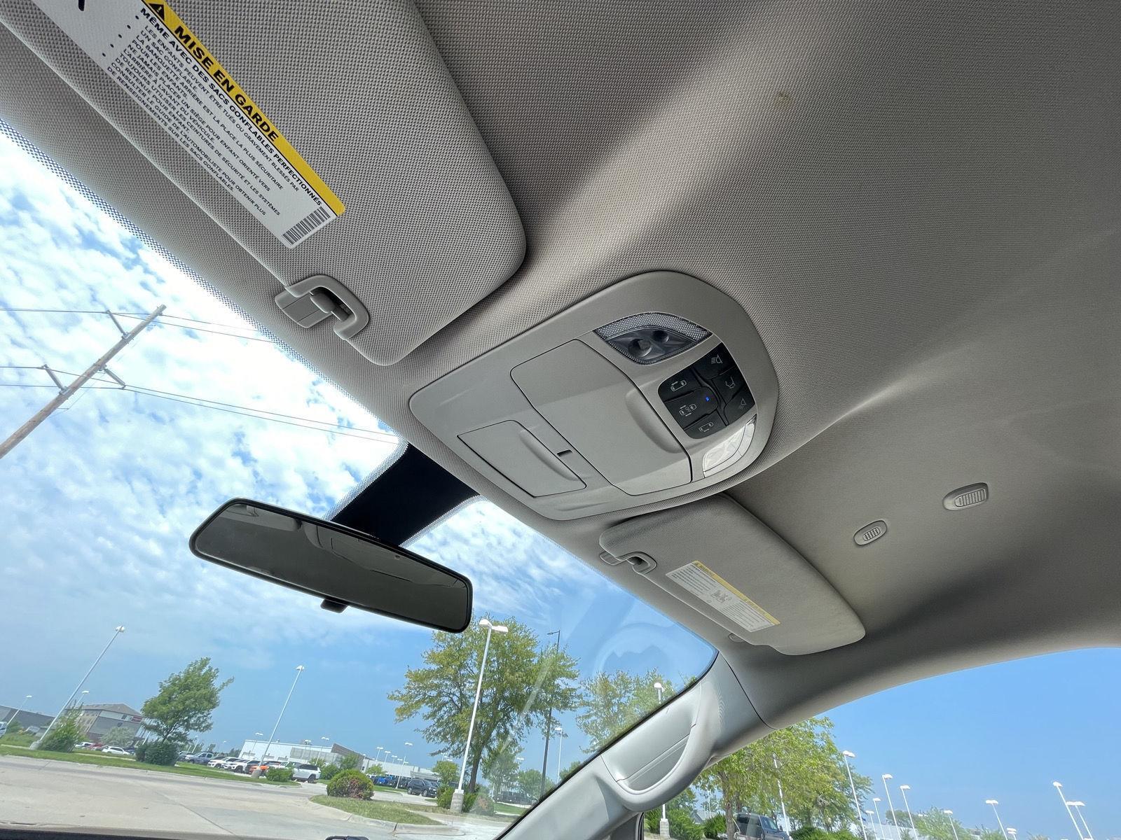 Vehicle photo 22